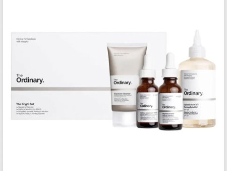 مجموعة برايت سيت بحمض الجليكوليك من The ordinary